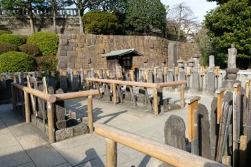 Graves of the Forty Seven Ronin in Sengakuji Temple