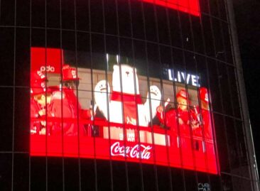 Coca-Cola were big sponsors of the Tokyo New Year's festivities